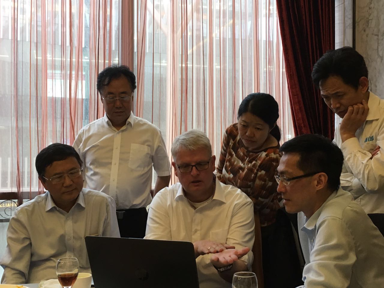 ¹˹˾ˮԺ쵼ݰٵӮVWINɷݲι۽