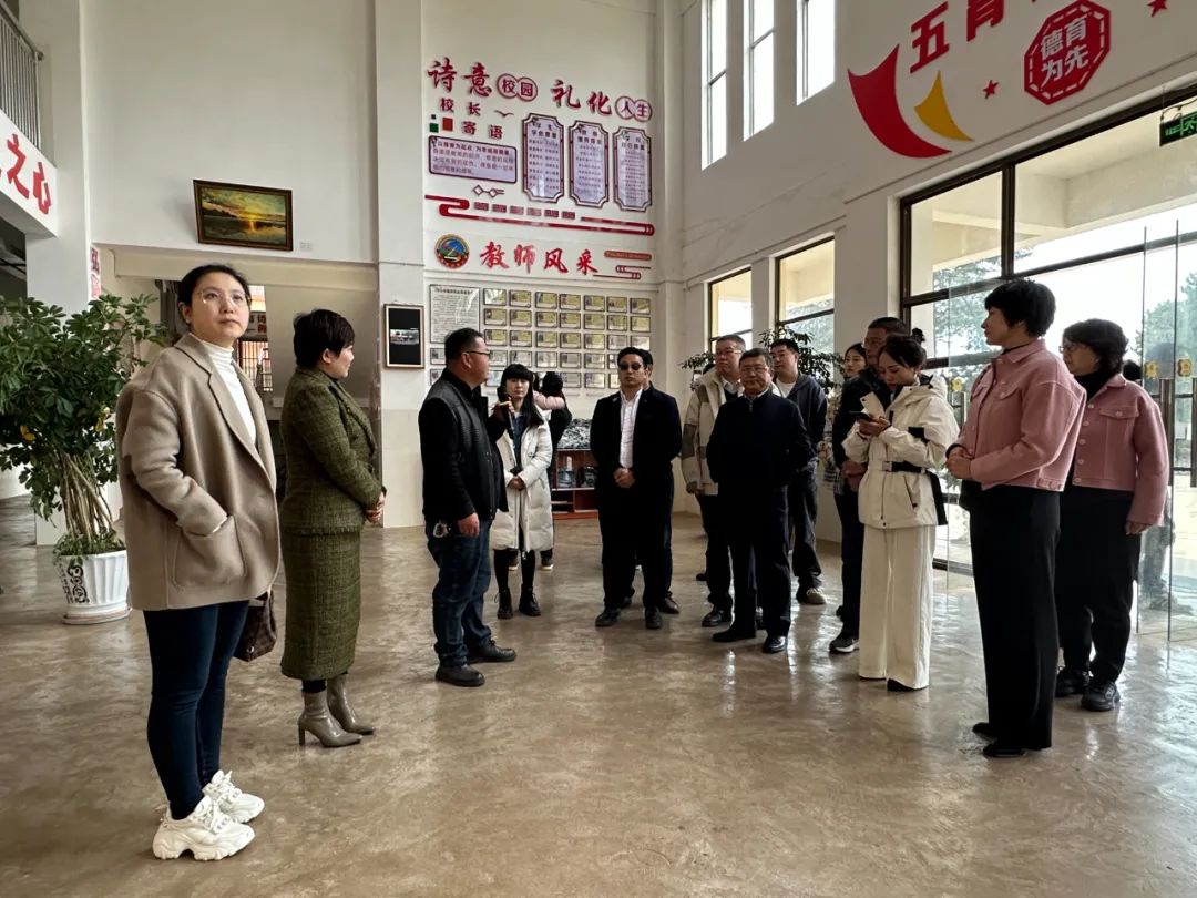 ĺǻ硿³߽йɰʯЭϣСѧ ʵжҵ