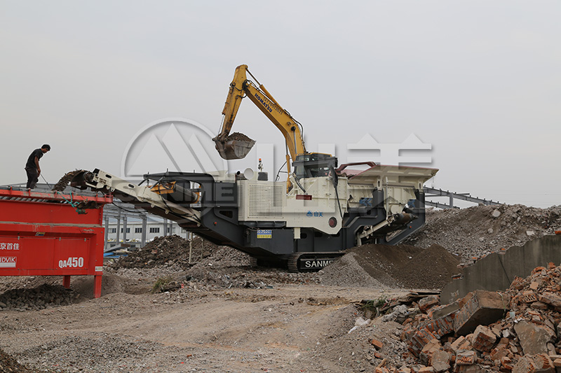 轮胎式移动破碎站的性能优势有哪些?